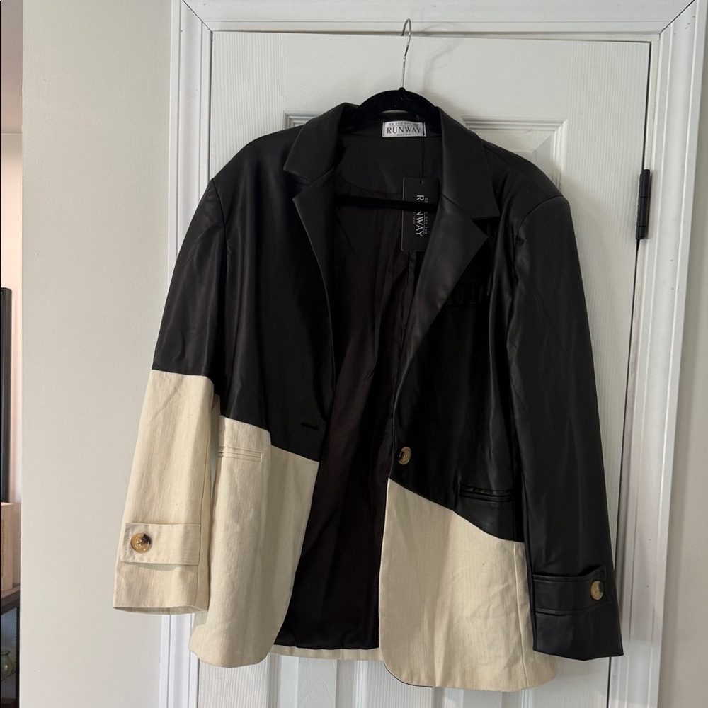 Elegant Black and Cream Women's Blazer